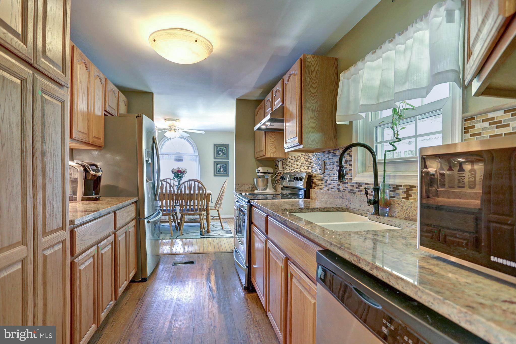 61 Baxter Road Delta, PA 17314 - Photo 3 of 27 Granite counters