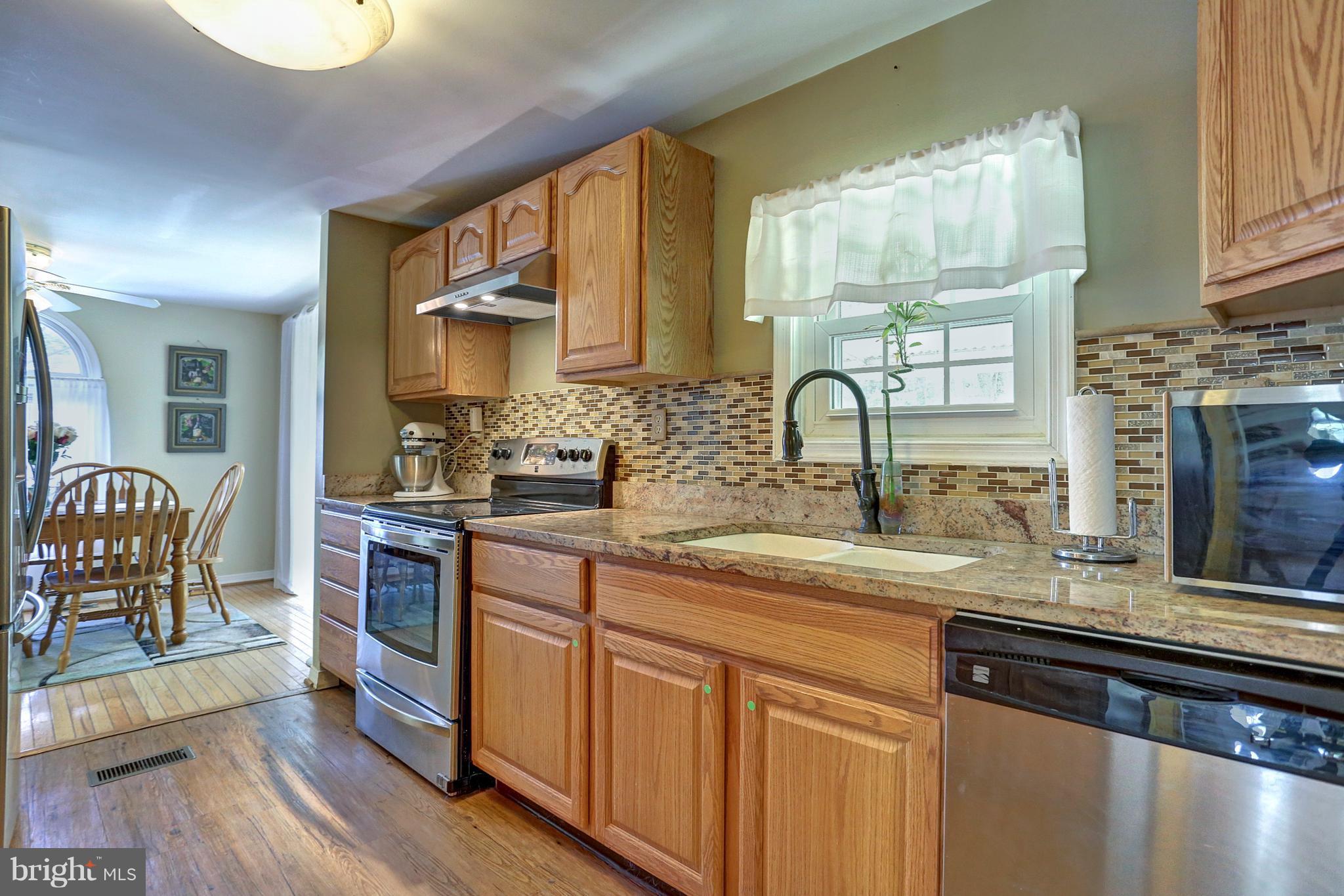 61 Baxter Road Delta, PA 17314 - Photo 4 of 27 Stainless Appliances