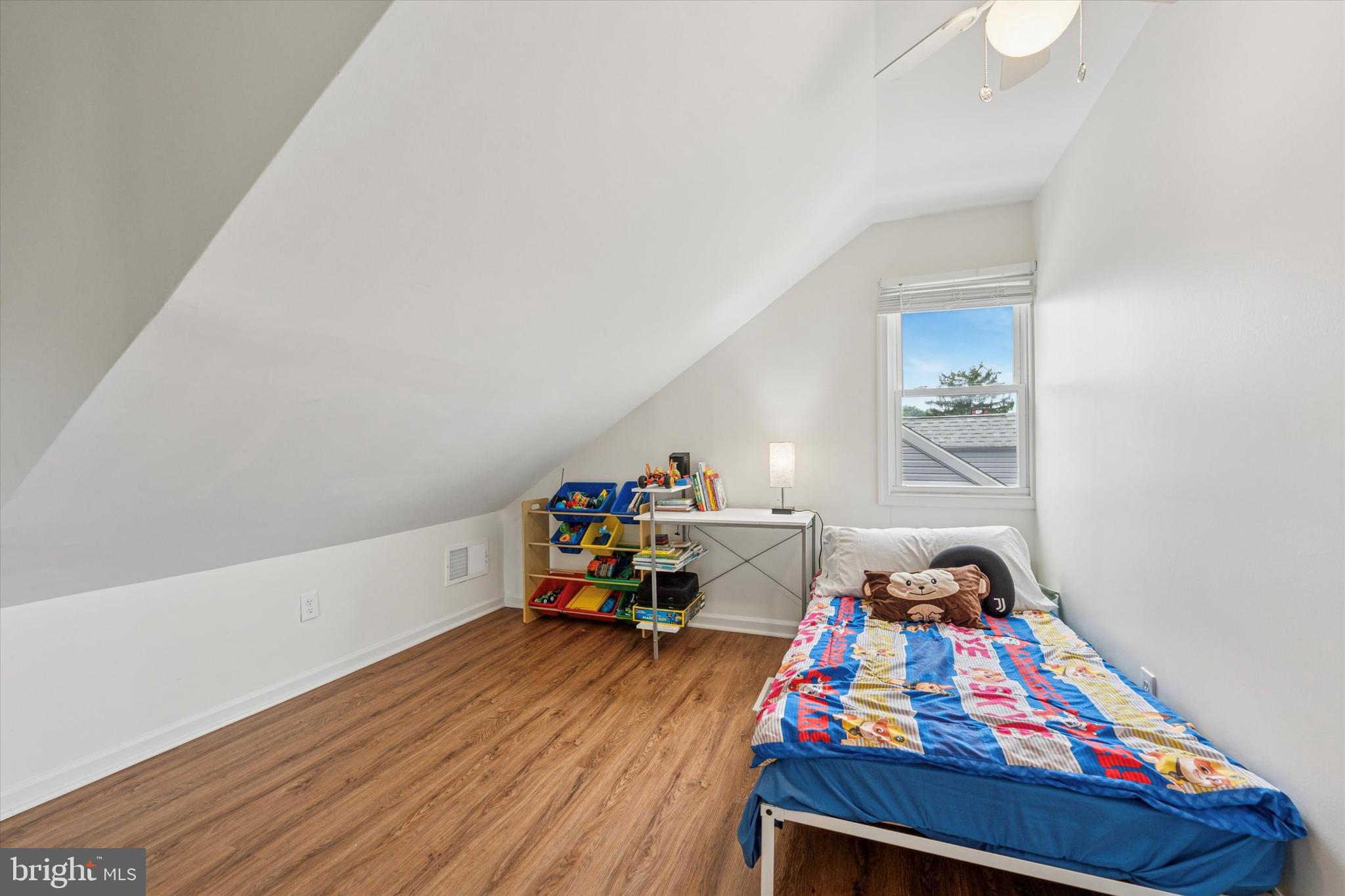 304 Providence Road Morton, PA 19070 - Photo 29 of 40 Upper level bedroom 2