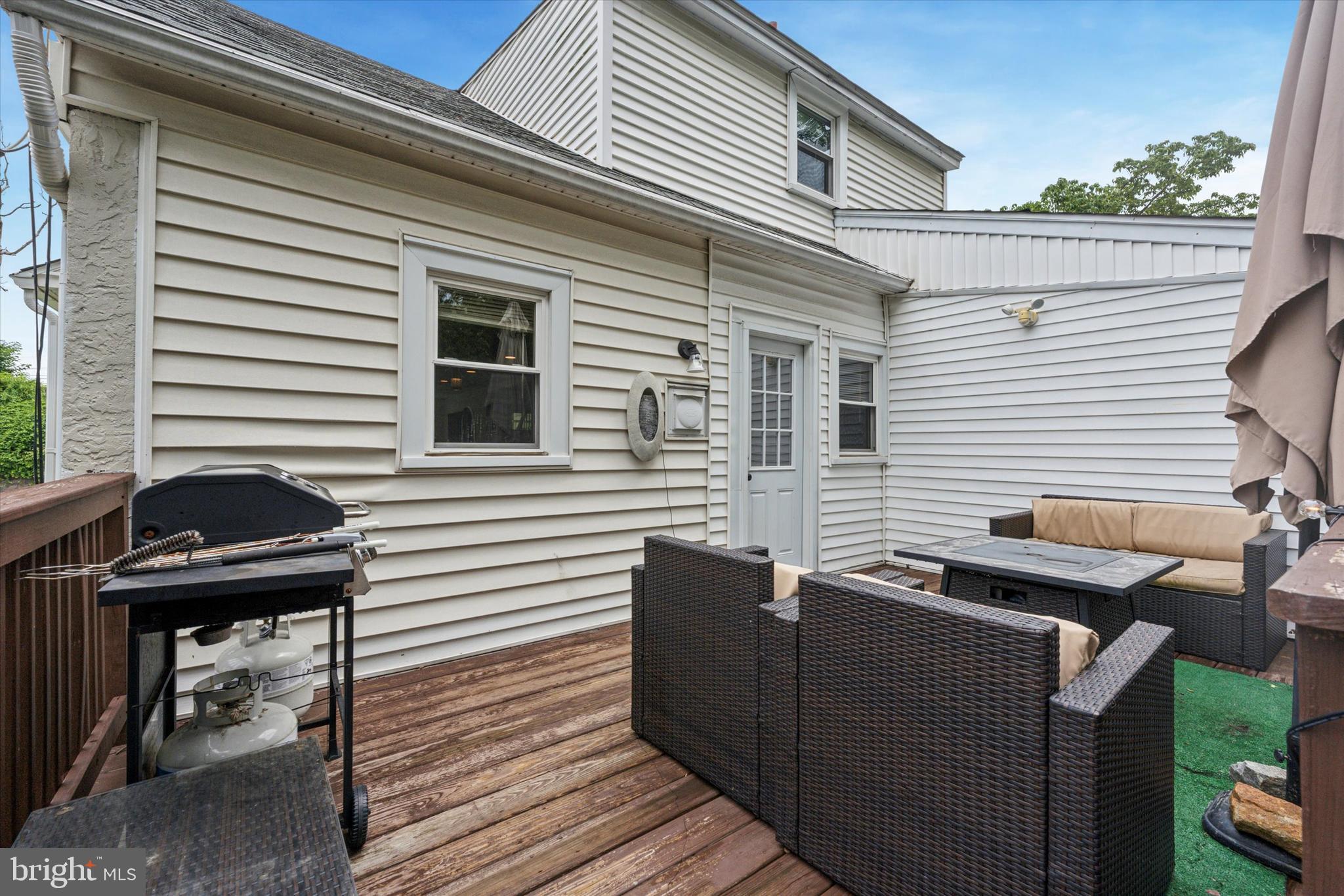 304 Providence Road Morton, PA 19070 - Photo 32 of 40 Back Deck