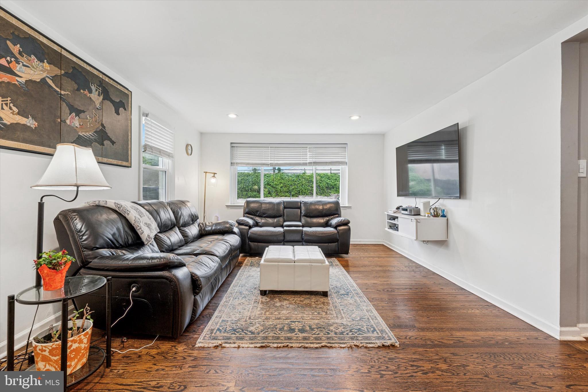 304 Providence Road Morton, PA 19070 - Photo 4 of 40 Large Family Room