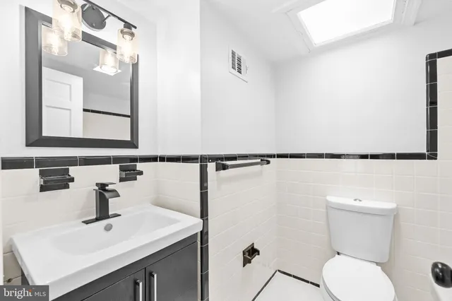 $1,488,000 | 2420 I Street Northwest, Washington, DC 20037