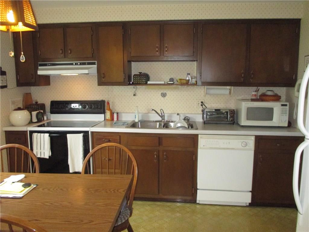 745 Charles Street Rochester, PA 15074 - Photo 3 of 16
