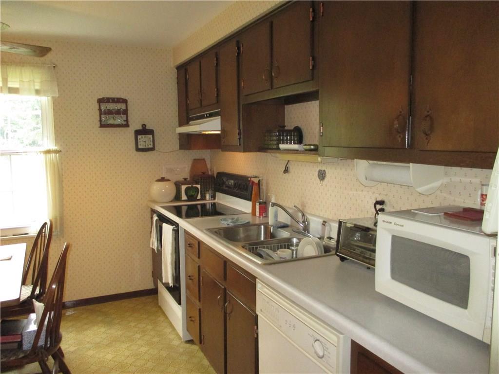 745 Charles Street Rochester, PA 15074 - Photo 4 of 16