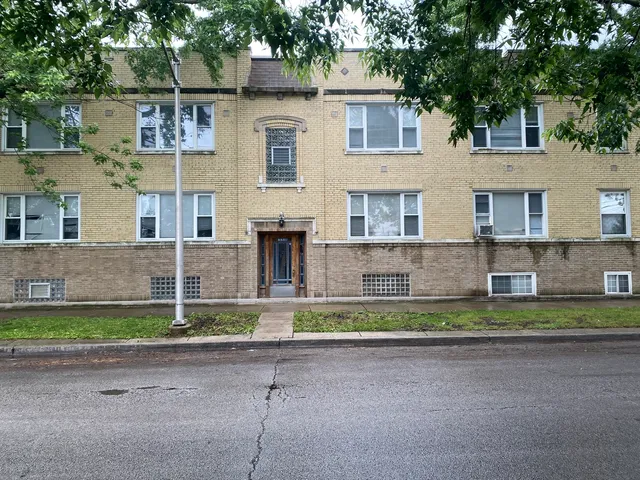 $1,750 | 6501 West School Street, Unit 2W, Chicago, IL 60634