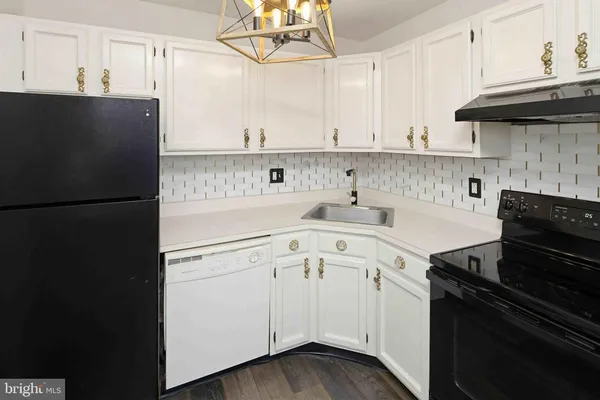 $269,900 | 403 South Main Street, Unit S200, Doylestown, PA 18901