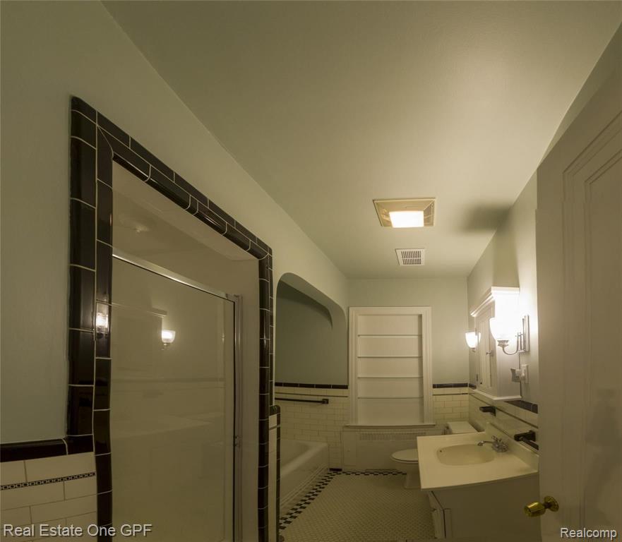 1210 Yorkshire Road Grosse Pointe Park, MI 48230 - Photo 21 of 37