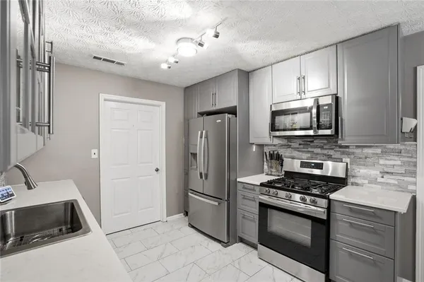 $2,400 | 131 Homestead Way, Locust Grove, GA 30248