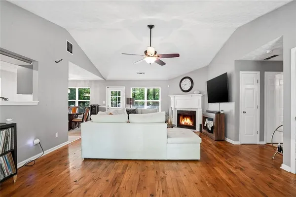 $2,400 | 131 Homestead Way, Locust Grove, GA 30248