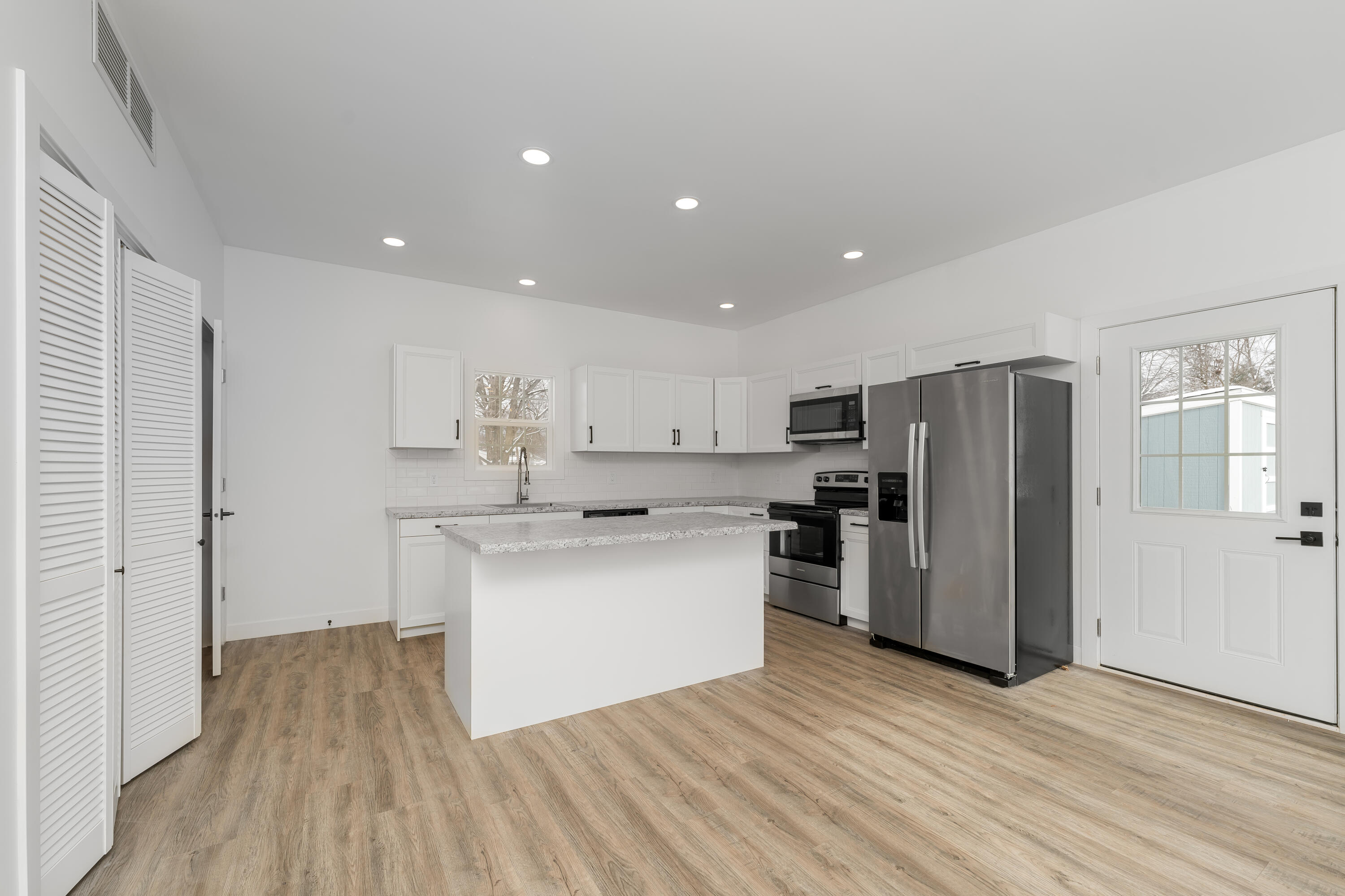 303 Middle Street Three Rivers, MI 49093 - Photo 6 of 20 DSC00319