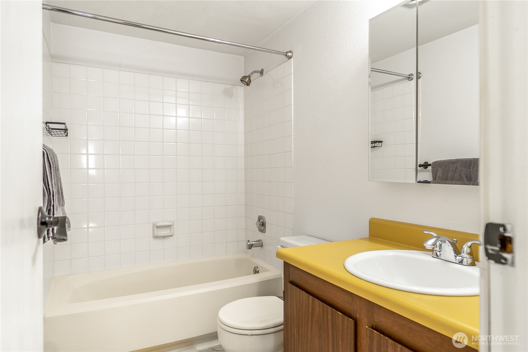 17514 Southeast 151th Avenue, Unit 12 Renton, WA 98058 - Photo 22 of 32 Gallery Image 22