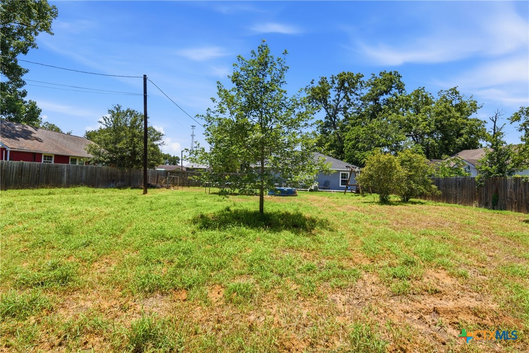 554 West Austin Street Luling, TX 78648 - Photo 41 of 47