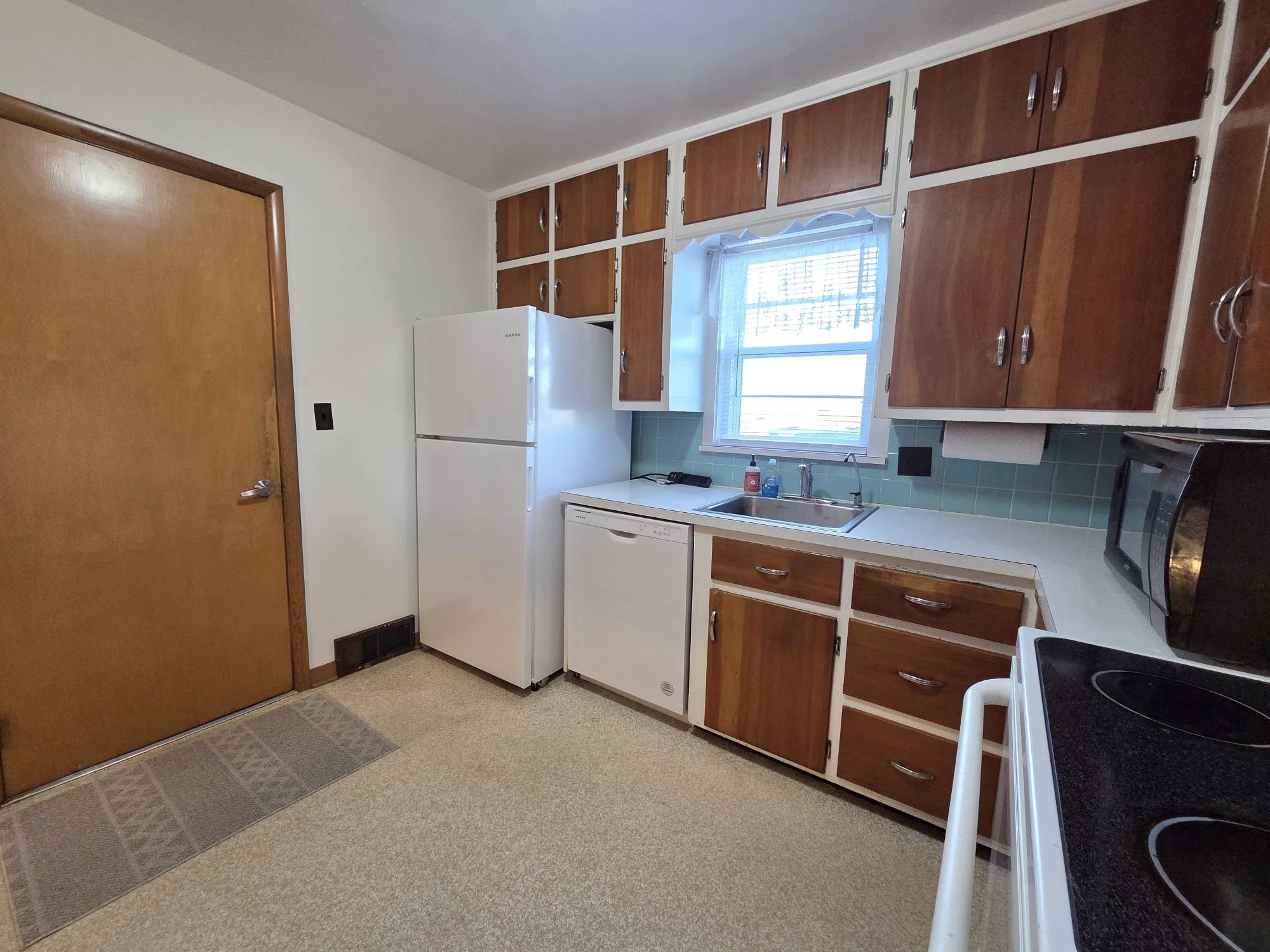 W3874 Vaughn Road Cambria, WI 53923 - Photo 6 of 52