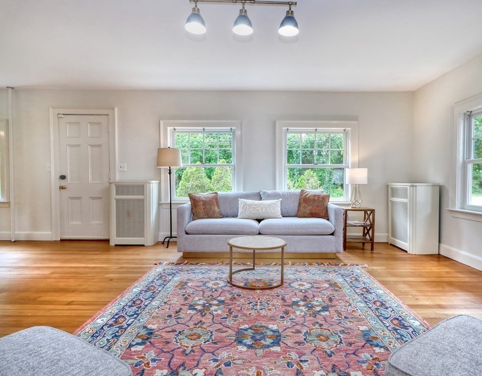 108 Concord Road Lincoln, MA 01773 - Photo 6 of 32 Gallery Image 6