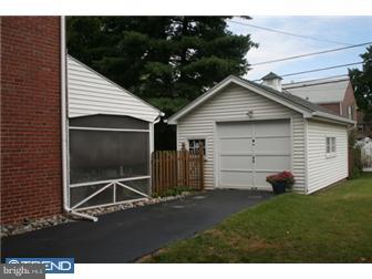243 Ridgewood Road Springfield, PA 19064 - Photo 3 of 12 Garage