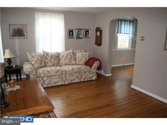 243 Ridgewood Road Springfield, PA 19064 - Photo 4 of 12 Living Room