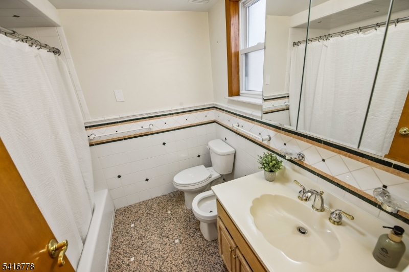 63 Waydell Street Newark, NJ 07105 - Photo 21 of 48