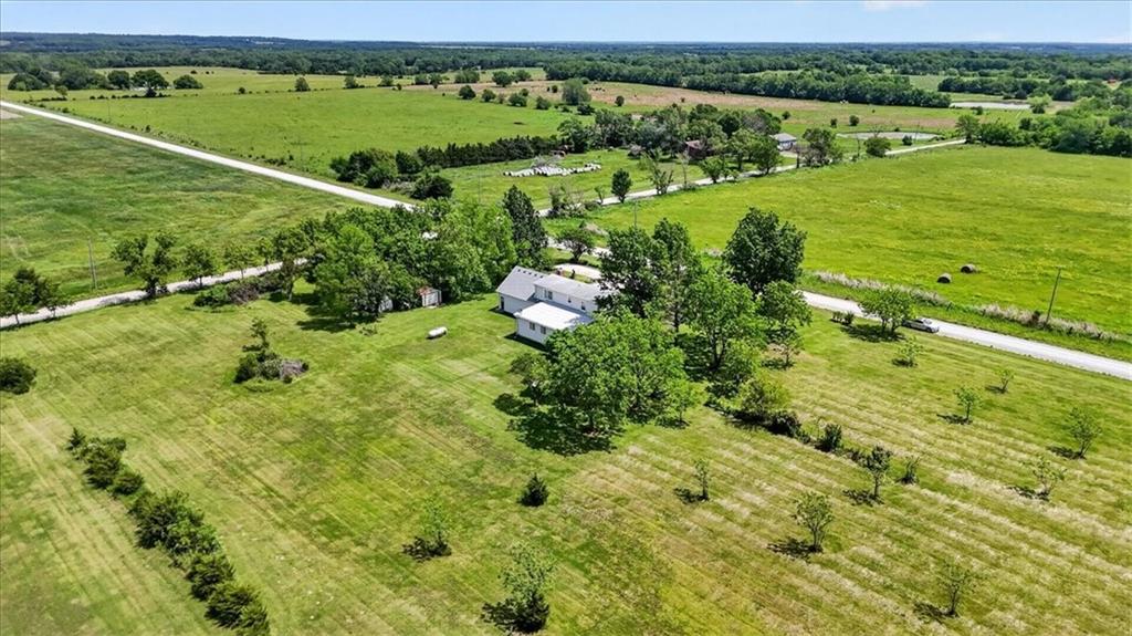 24960 Earnest Road Lane, KS 66042 - Photo 32 of 37