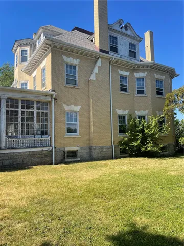 a front view of house with yard