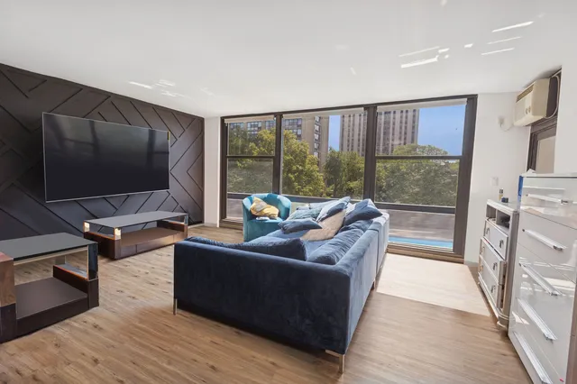 $1,695 | 2605 South Indiana Avenue, Unit 307, Chicago, IL 60616