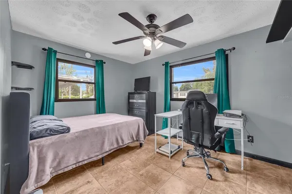 $220,000 | 890 Golden Isle Drive, Mount Dora, FL 32757