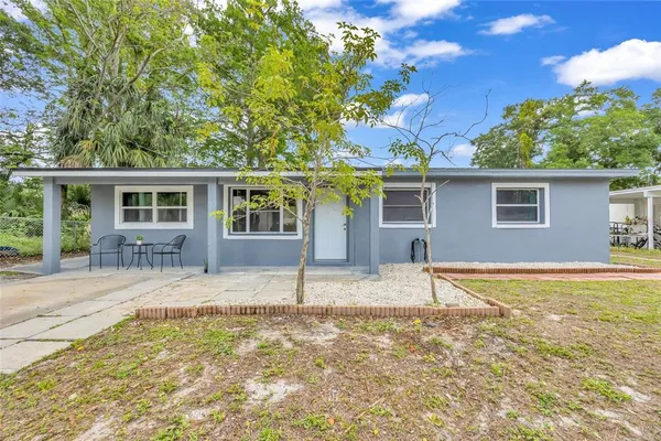 $220,000 | 890 Golden Isle Drive, Mount Dora, FL 32757