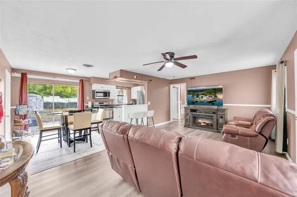 $220,000 | 890 Golden Isle Drive, Mount Dora, FL 32757
