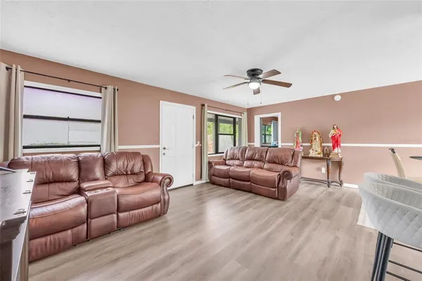 $220,000 | 890 Golden Isle Drive, Mount Dora, FL 32757