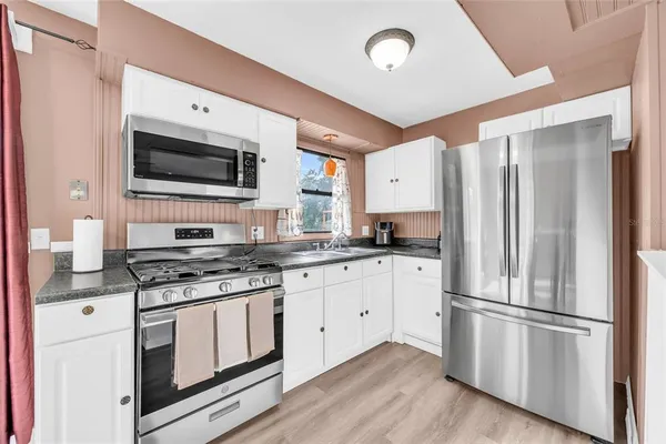 $220,000 | 890 Golden Isle Drive, Mount Dora, FL 32757