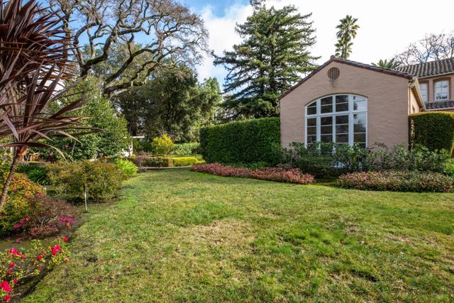 $10,000,000 | 249 Austin Avenue, Atherton, CA 94027