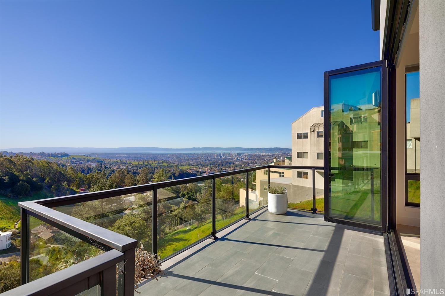 1538 Grand View Drive Berkeley, CA 94705 - Photo 11 of 30