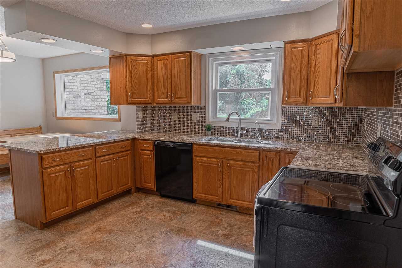 1498 High Country Road Coralville, IA 52241 - Photo 13 of 50 Gallery Image 13