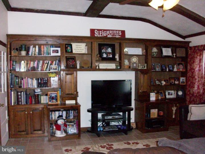 1323 Bayview Road Middletown, DE 19709 - Photo 12 of 25 Family Room