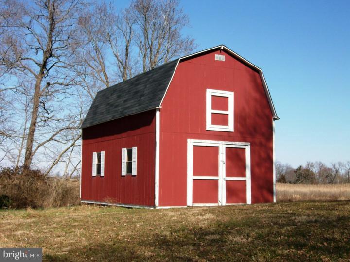 1323 Bayview Road Middletown, DE 19709 - Photo 22 of 25 Barn