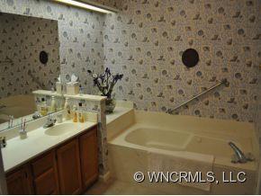 119 Beaver Ridge Road Asheville, NC 28804 - Photo 9 of 18 Gallery Image 9
