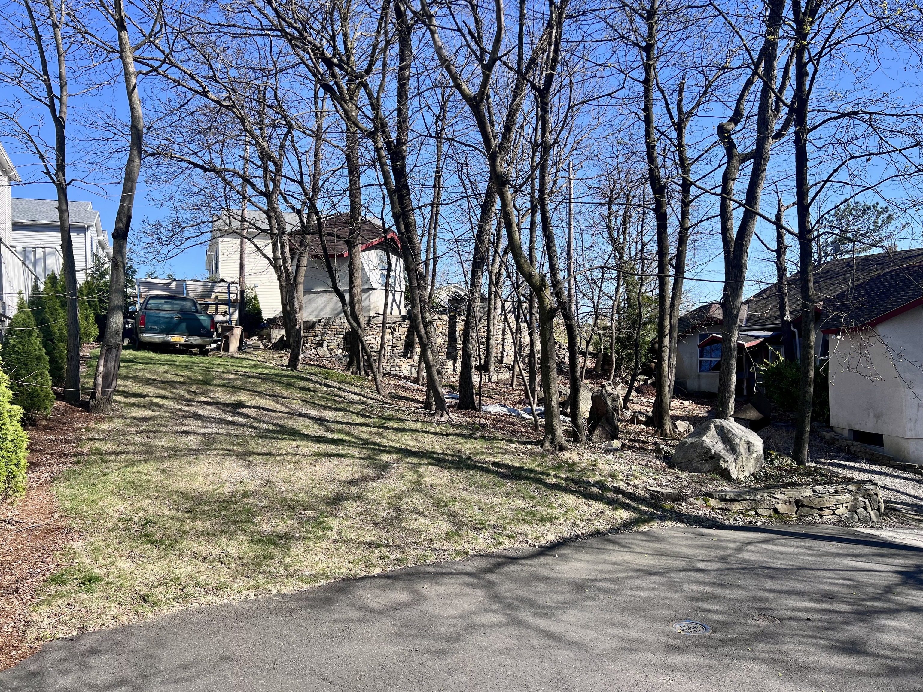 18 Highland Road Stamford, CT 06902 - Photo 12 of 21