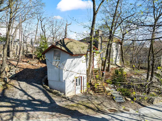 $425,000 | 18 Highland Road, Stamford, CT 06902