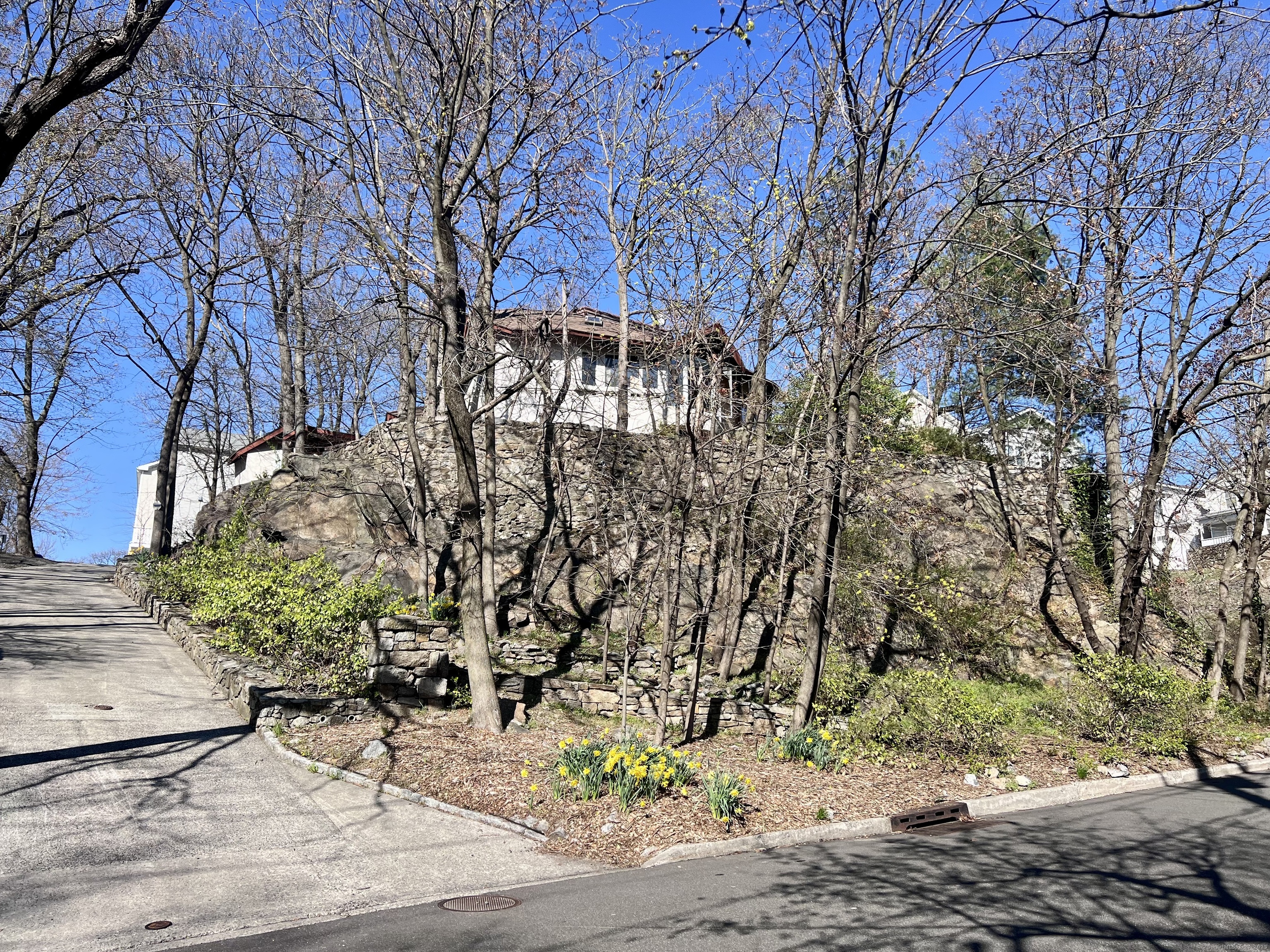 18 Highland Road Stamford, CT 06902 - Photo 4 of 21