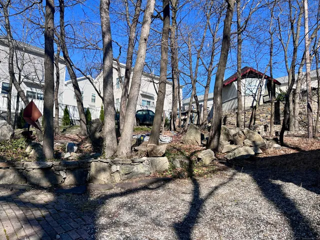 $425,000 | 18 Highland Road, Stamford, CT 06902