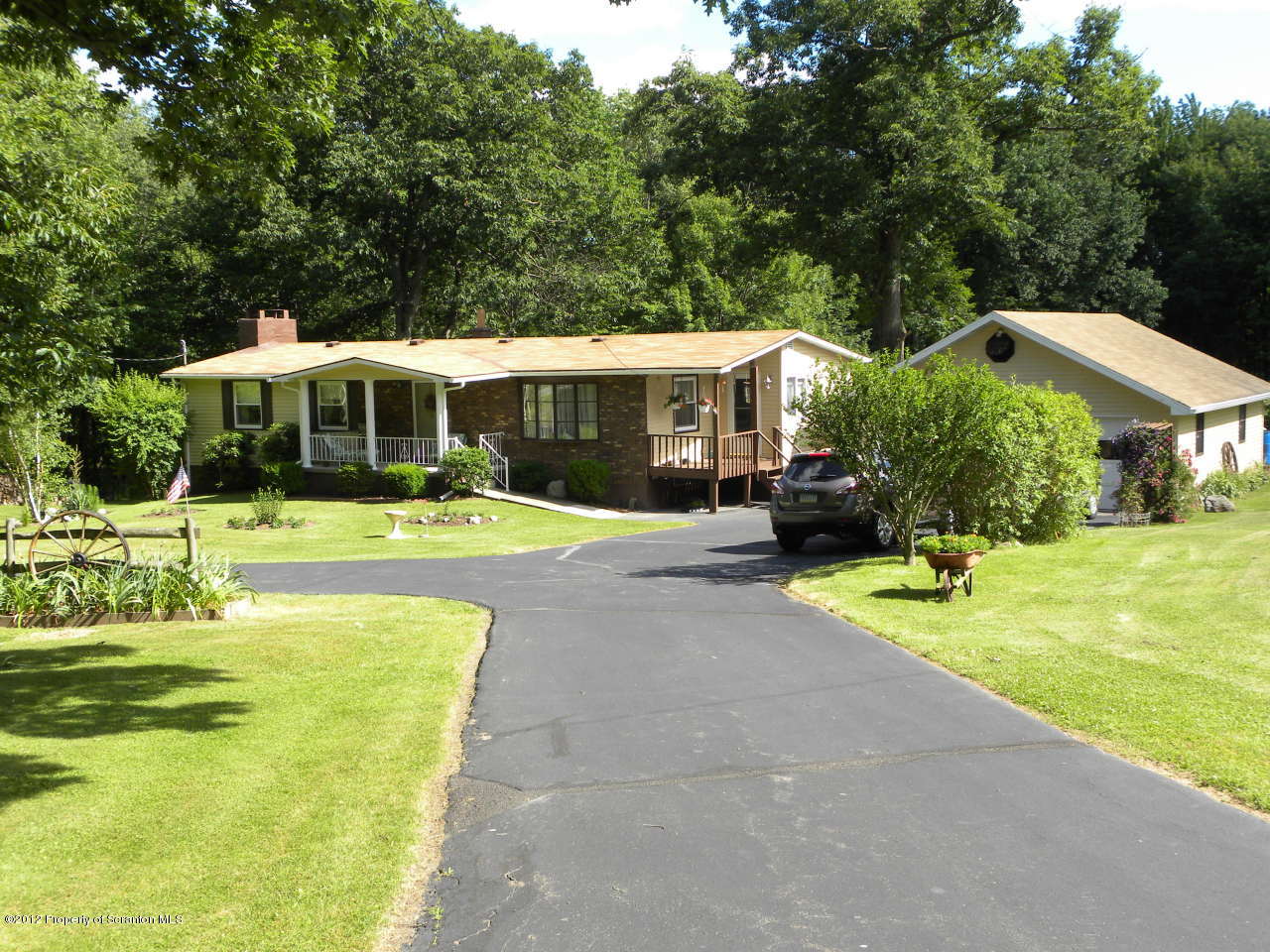 816 Cortez Road Lake Ariel, PA 18436 - Photo 3 of 39 Gallery Image 3