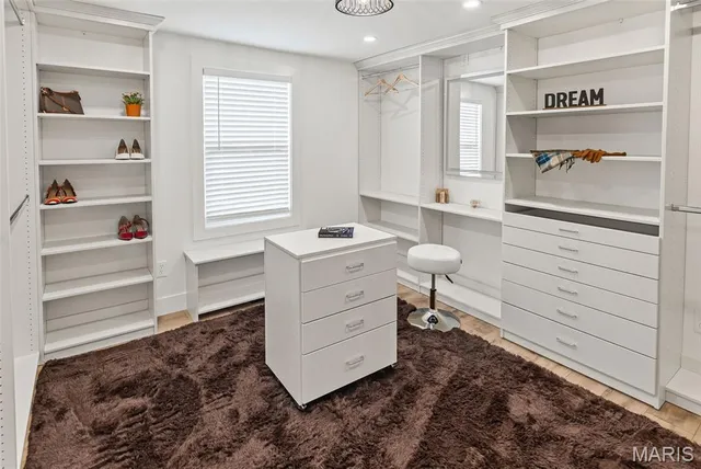 $389,900 | 24 West Woodland Drive, East Alton, IL 62024