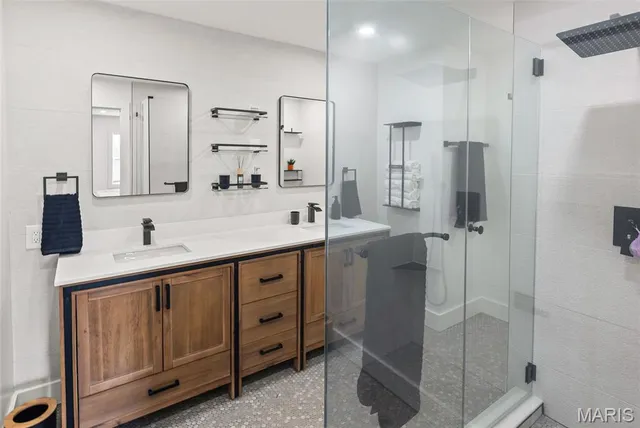 $389,900 | 24 West Woodland Drive, East Alton, IL 62024