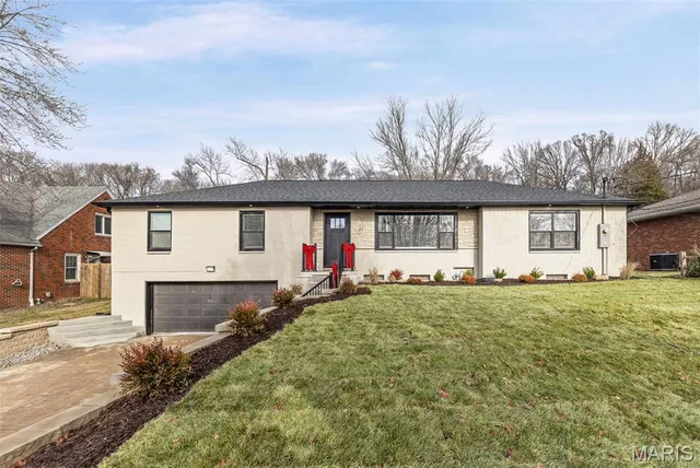 $389,900 | 24 West Woodland Drive, East Alton, IL 62024