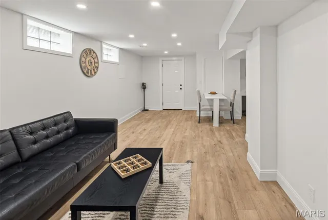 $389,900 | 24 West Woodland Drive, East Alton, IL 62024