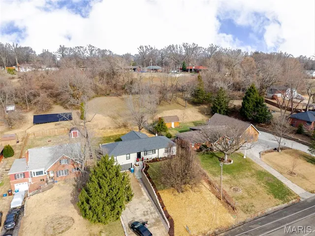 $389,900 | 24 West Woodland Drive, East Alton, IL 62024