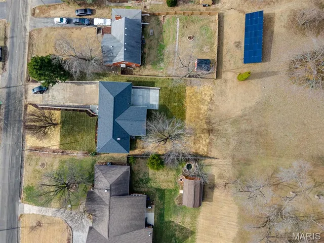 $389,900 | 24 West Woodland Drive, East Alton, IL 62024