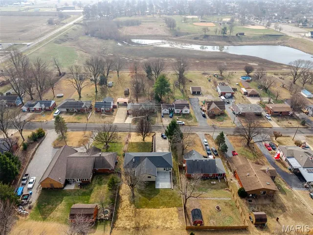 $389,900 | 24 West Woodland Drive, East Alton, IL 62024