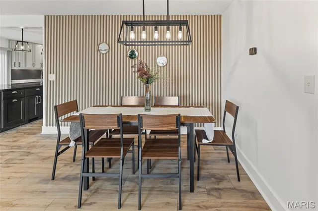 $389,900 | 24 West Woodland Drive, East Alton, IL 62024