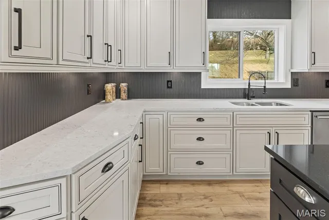 $389,900 | 24 West Woodland Drive, East Alton, IL 62024