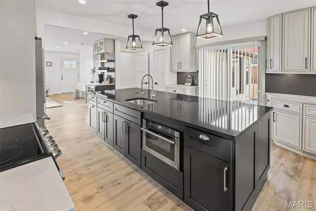 $389,900 | 24 West Woodland Drive, East Alton, IL 62024